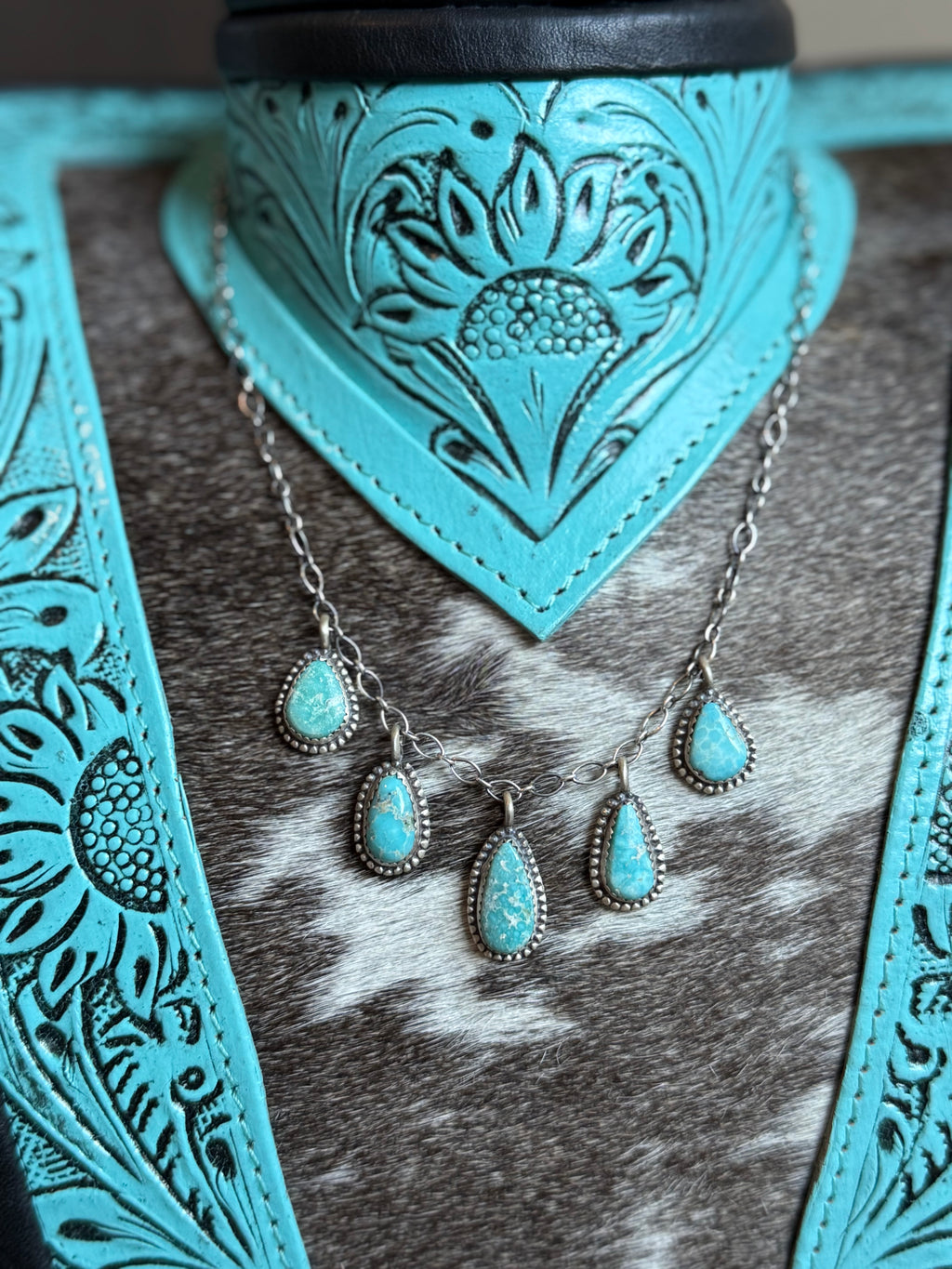 White water turquoise choker necklace