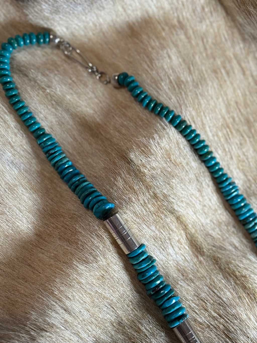Native 28” flat turquoise graduated disc necklace