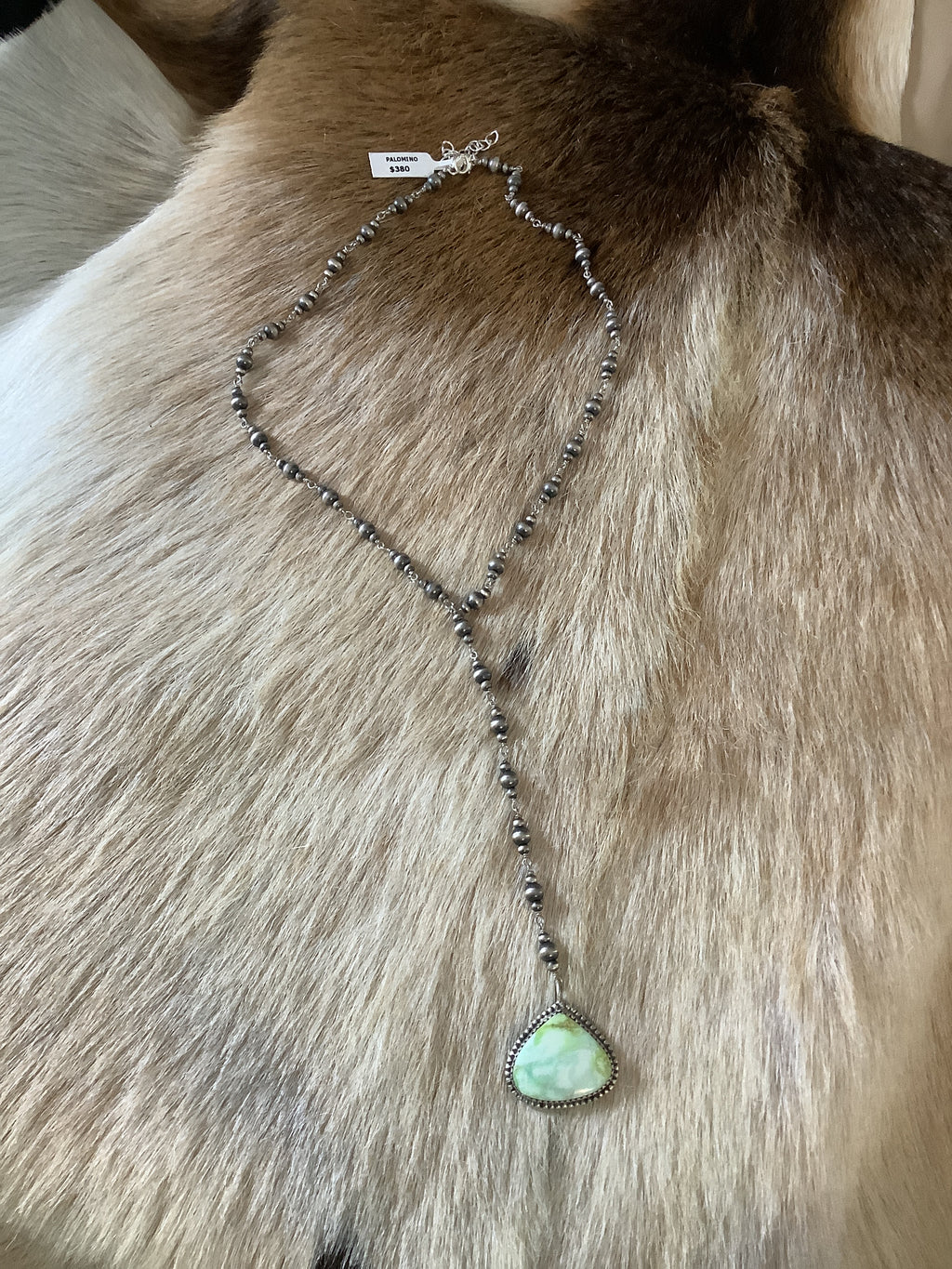 Palomino lariat