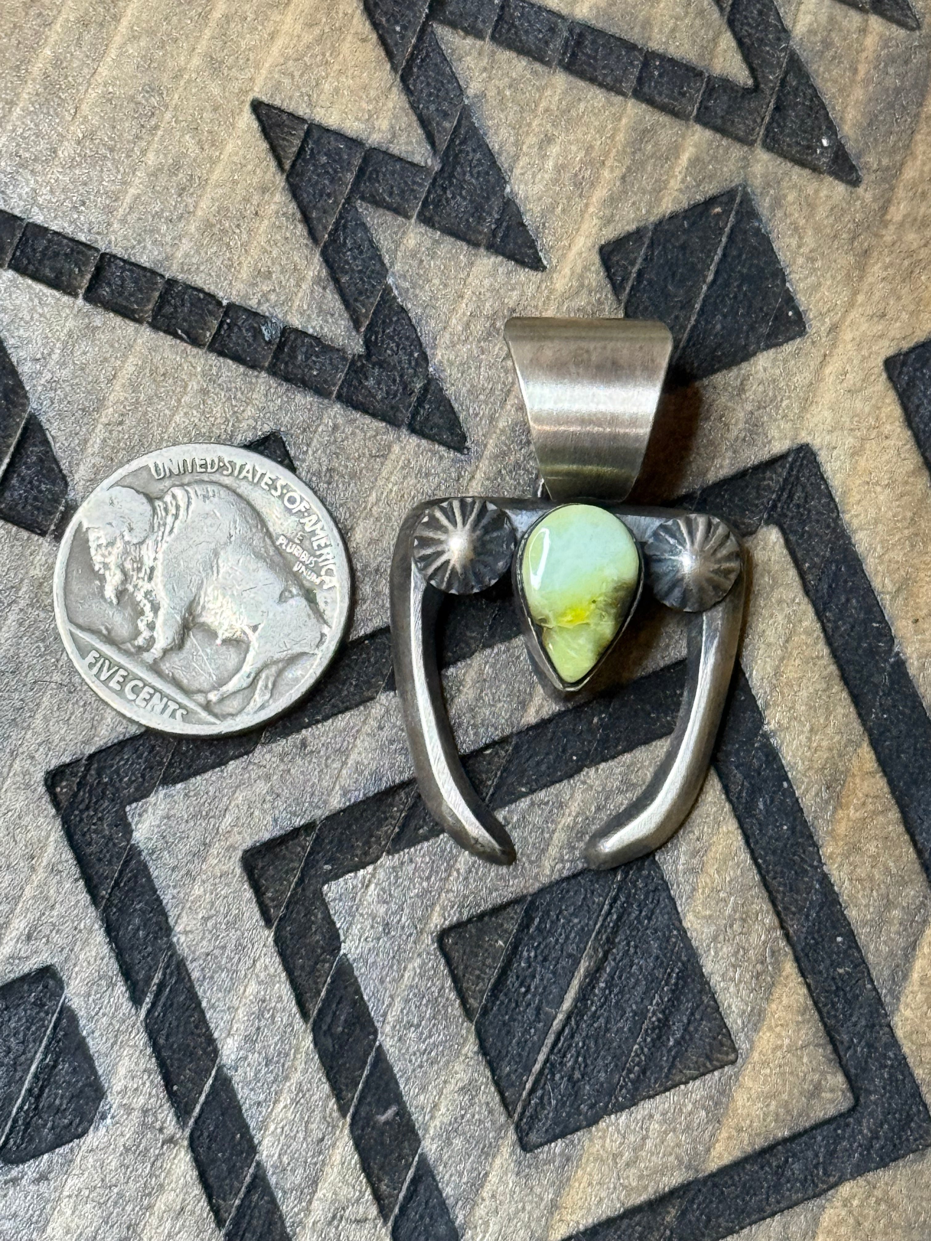 Chimney Butte palomino naja pendant