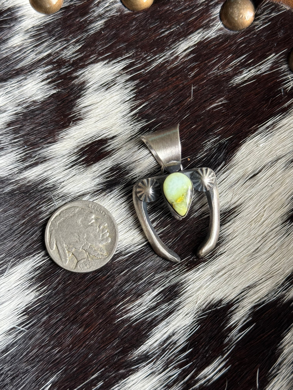 Chimney Butte palomino naja pendant