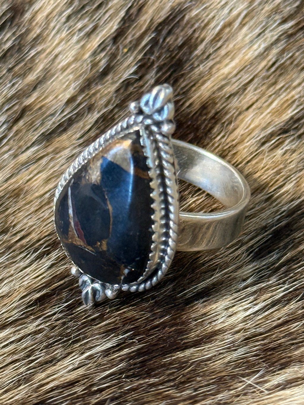 Black stallion dahlia adjustable ring
