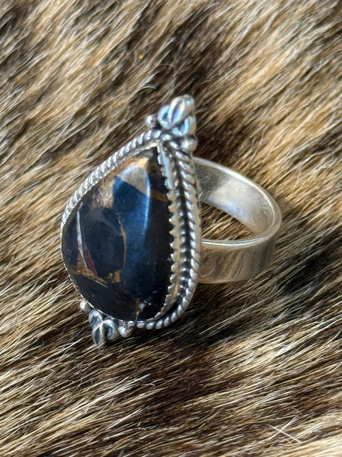 Black stallion dahlia adjustable ring