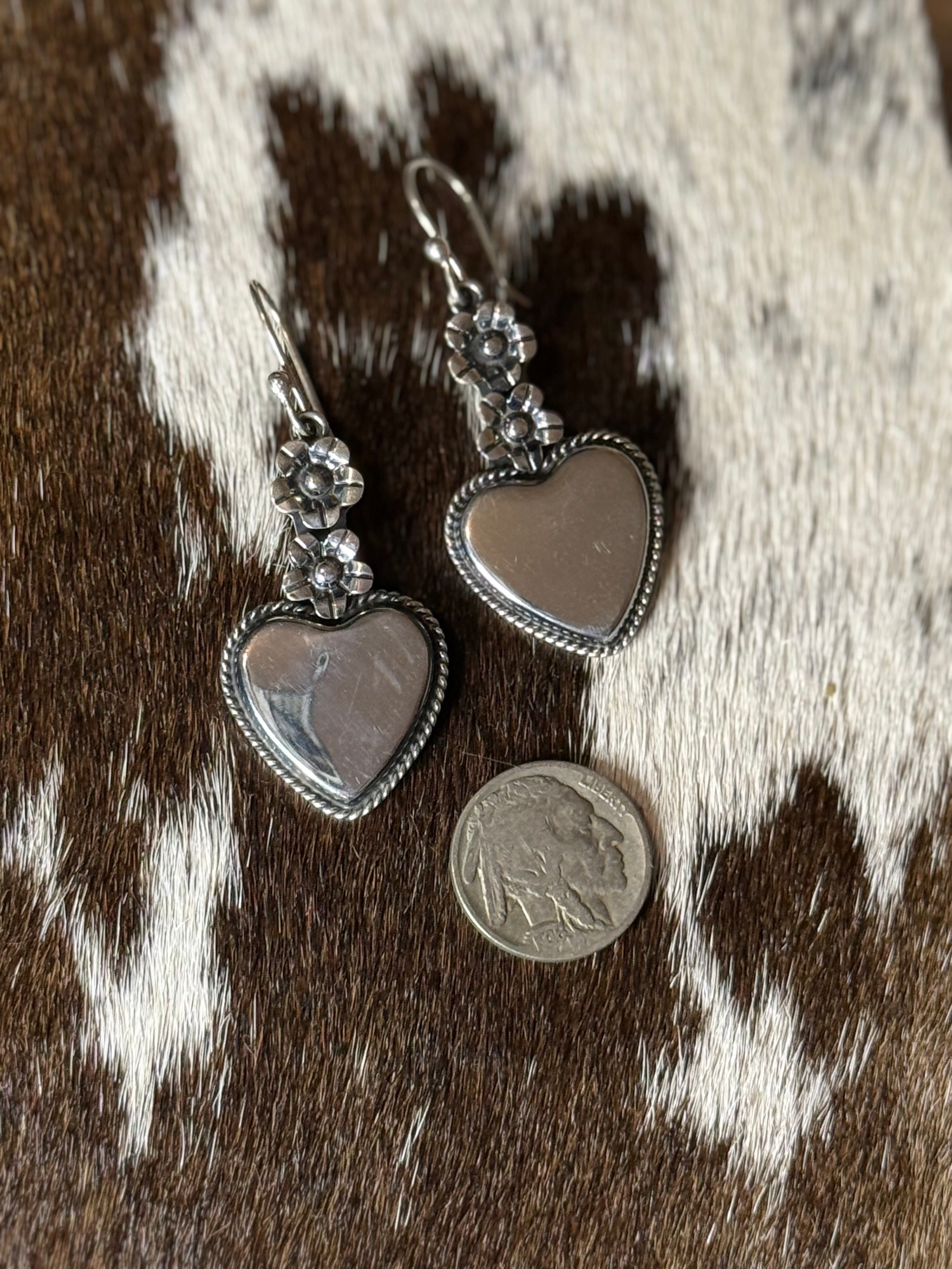 Heart & flower dangle earrings