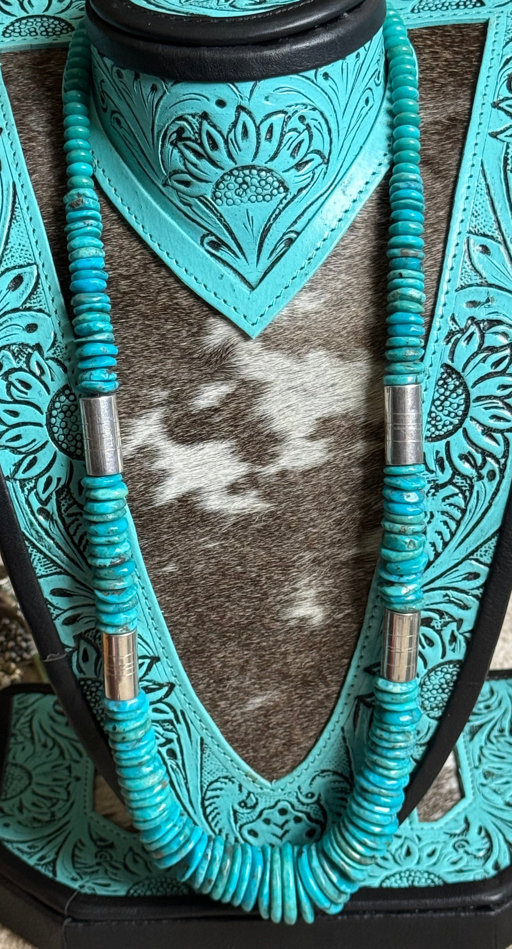 Native 28” flat turquoise graduated disc necklace