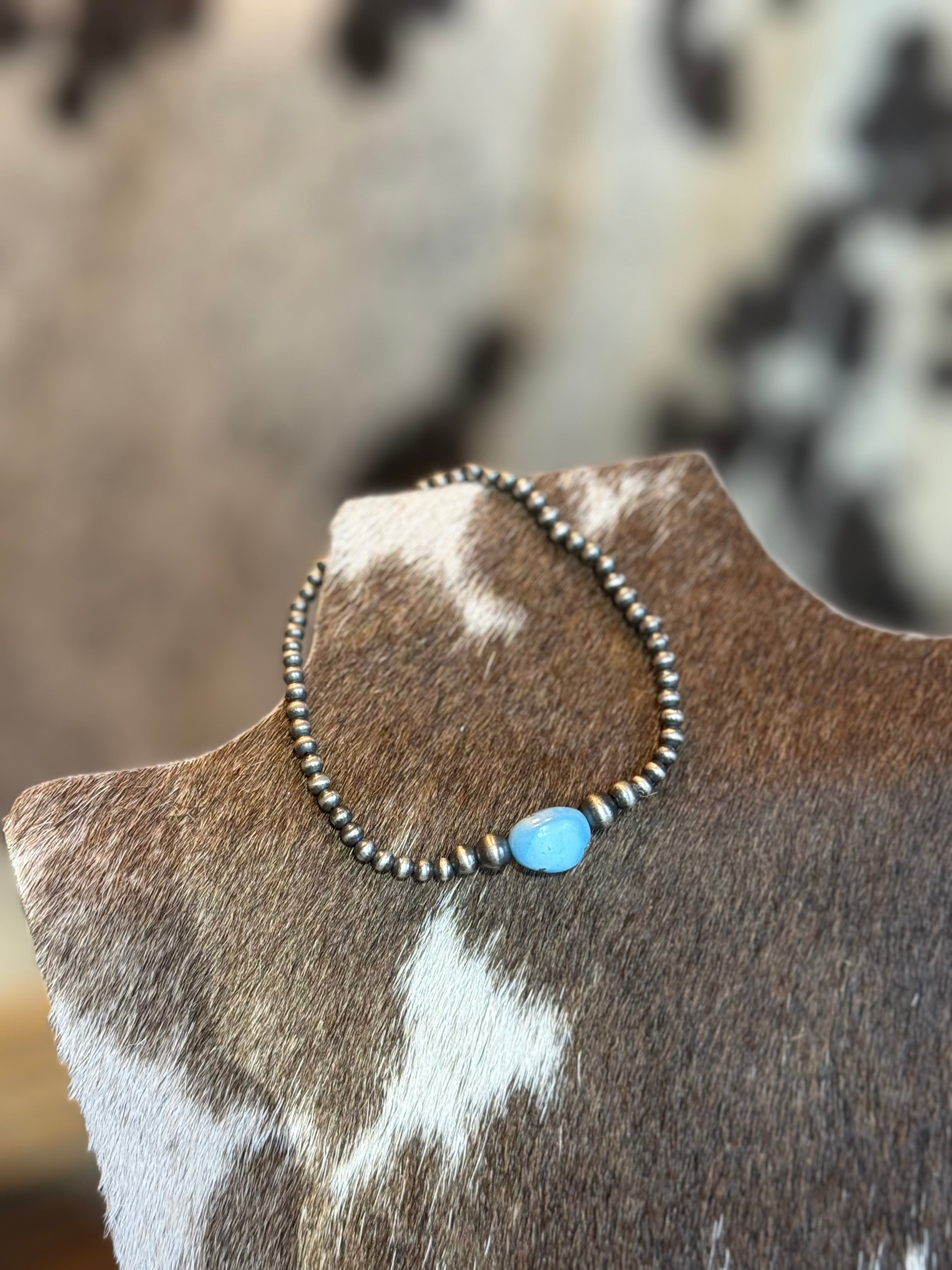 Golden hills stretch pearl bracelet