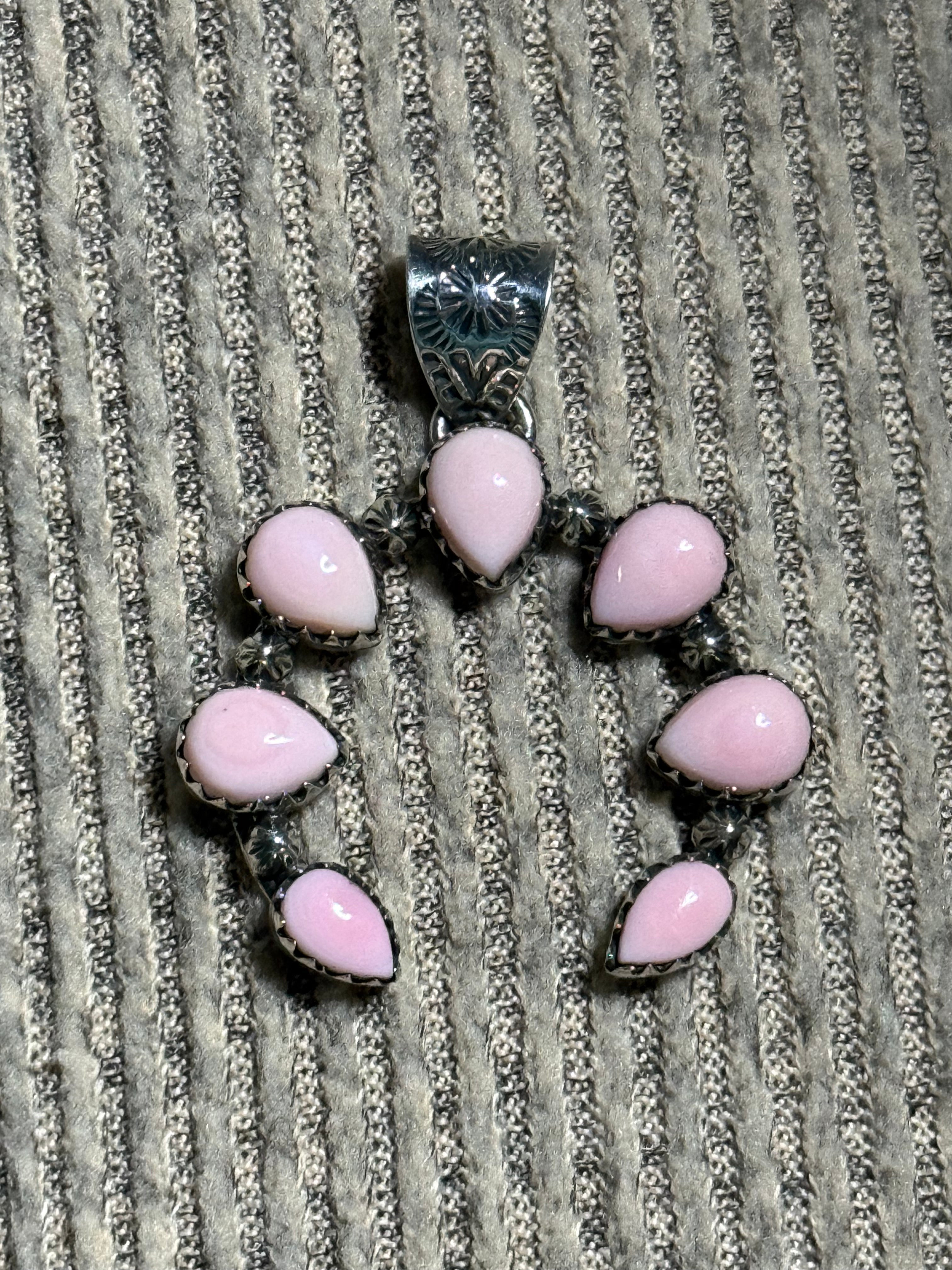 Pink conch naja pendant