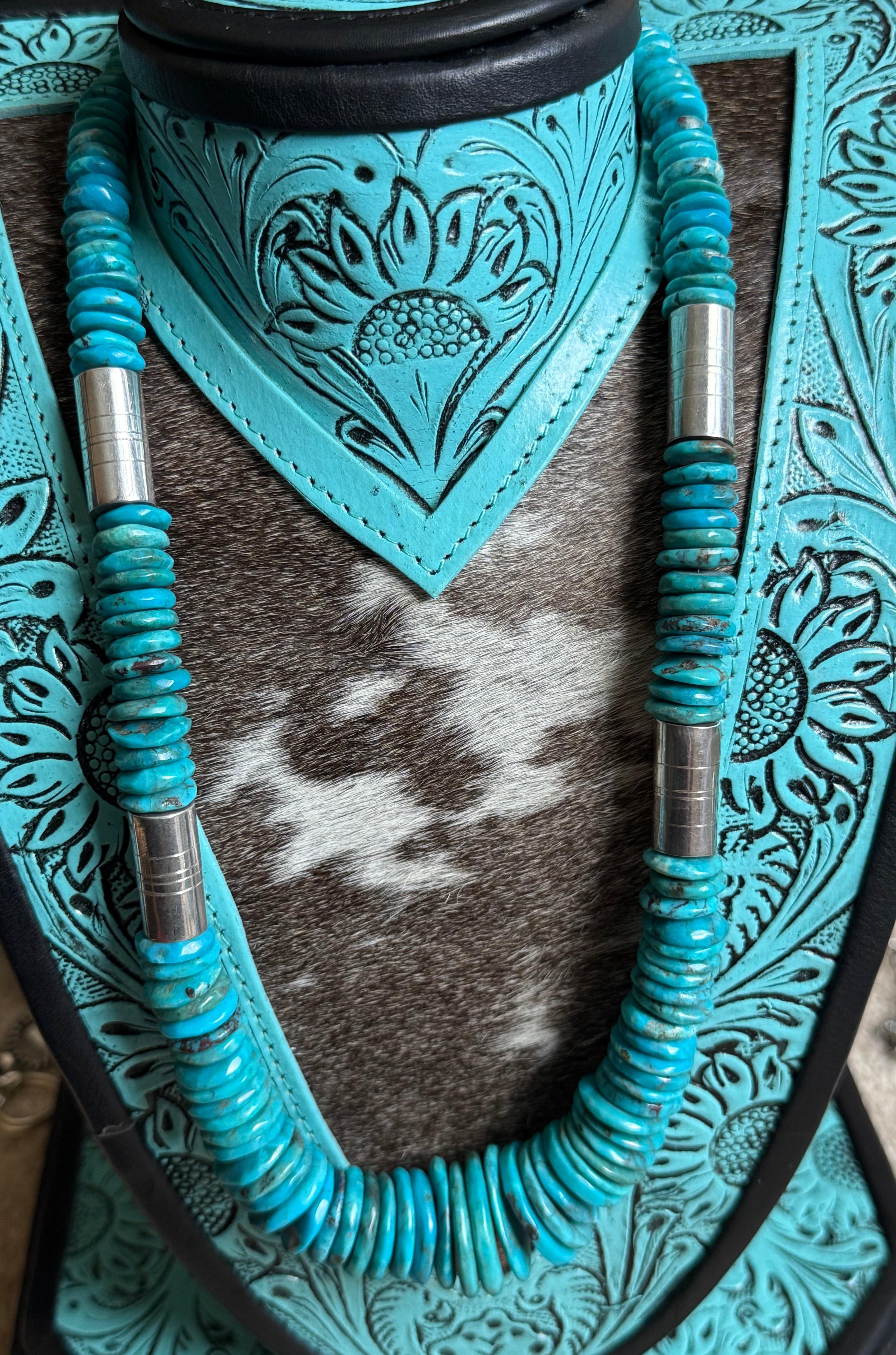 Native 28” flat turquoise graduated disc necklace
