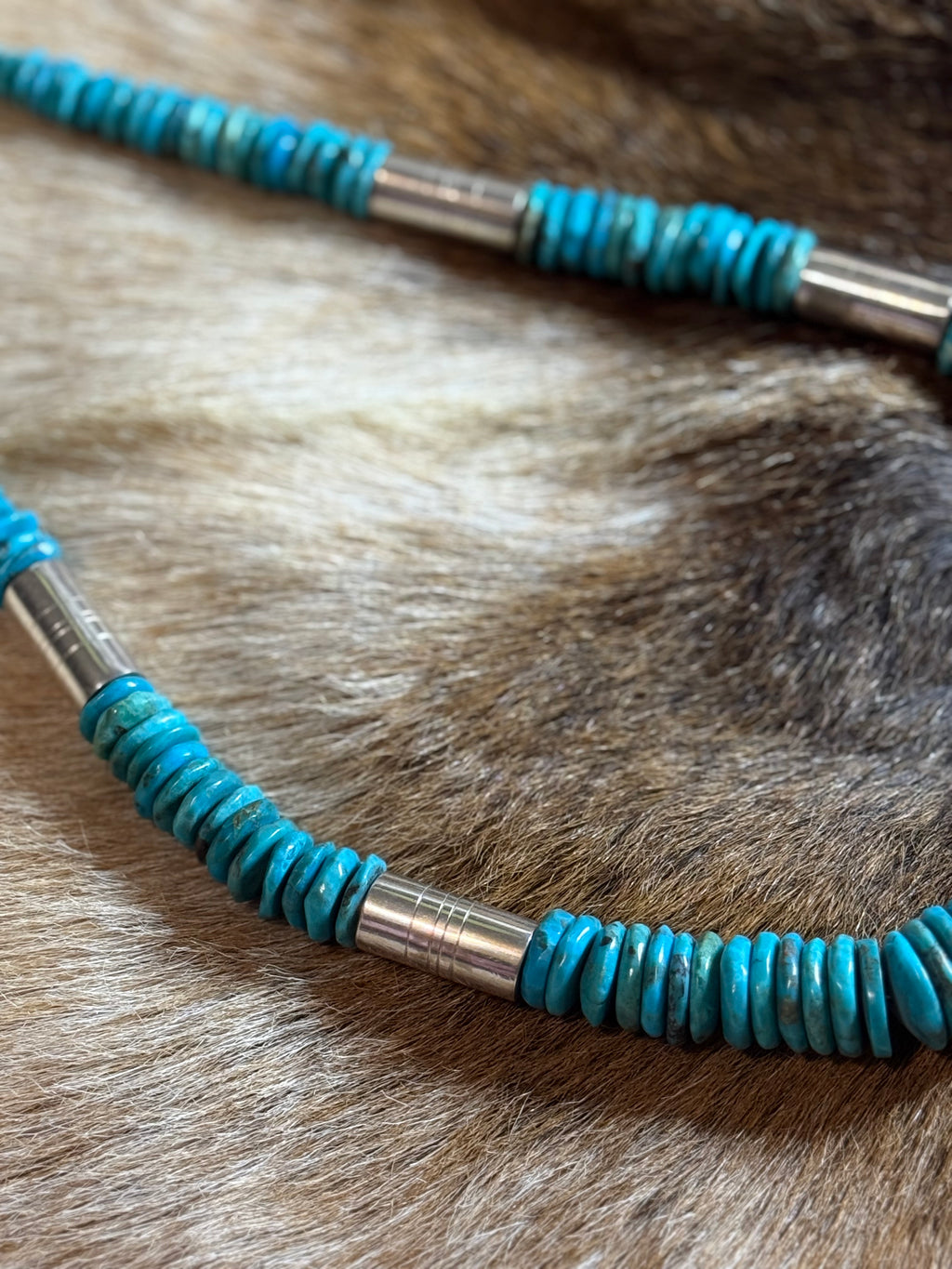 Native 28” flat turquoise graduated disc necklace