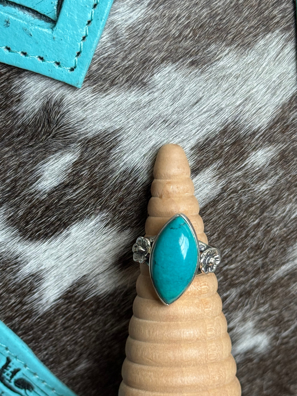 Turquoise flower ring