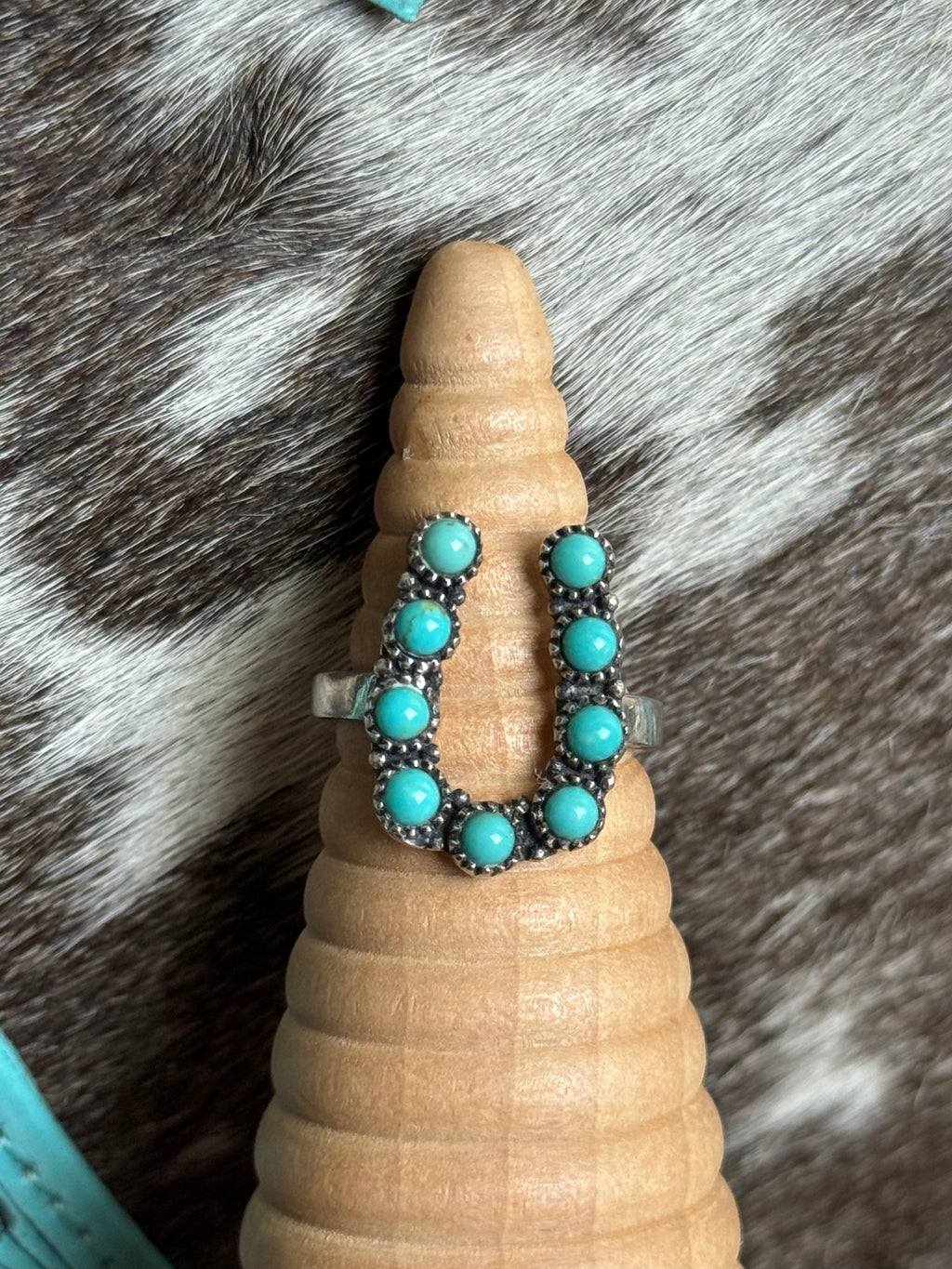 Turquoise horseshoe ring