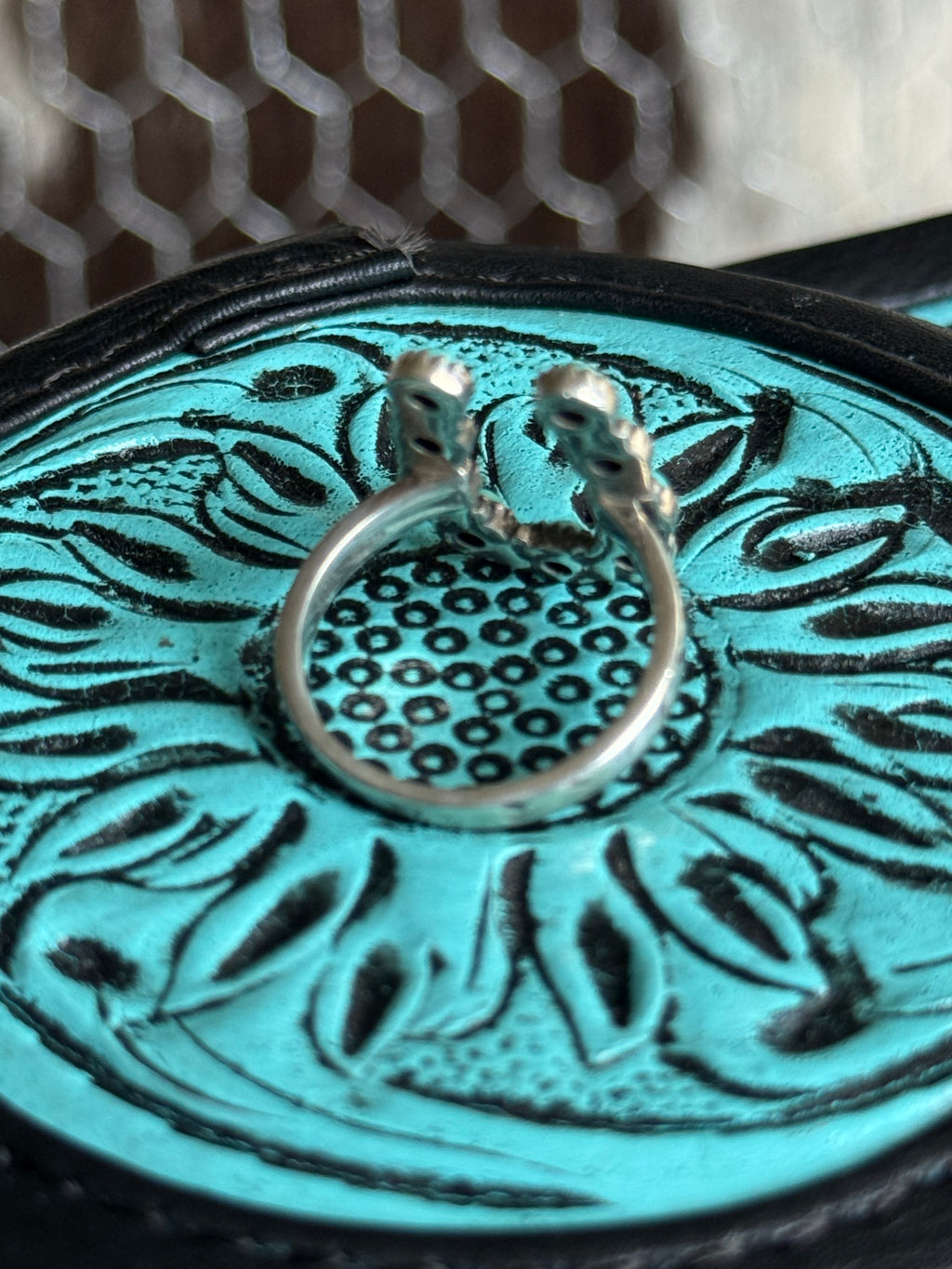 Turquoise horseshoe ring