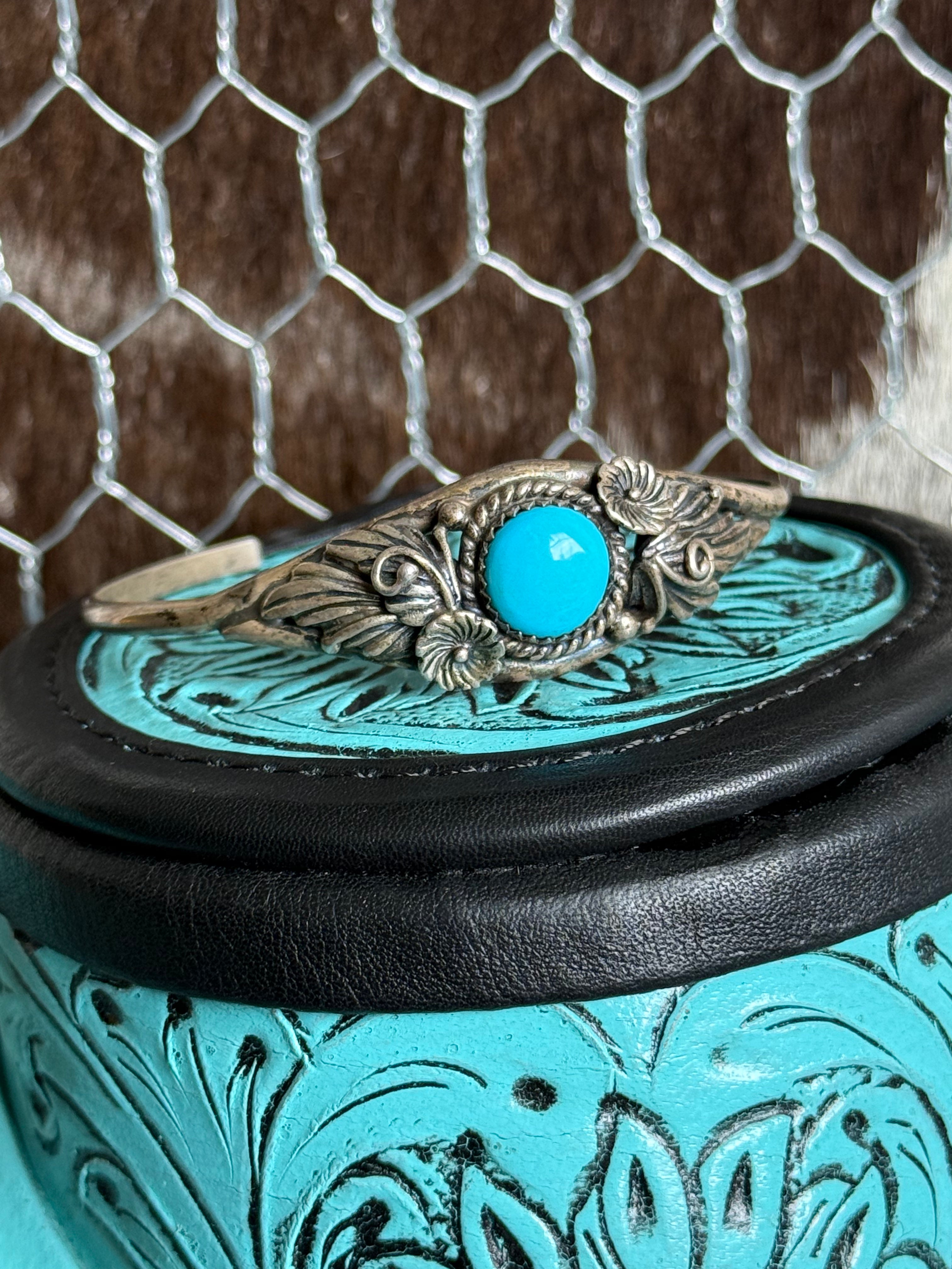 Vintage native turquoise cuff