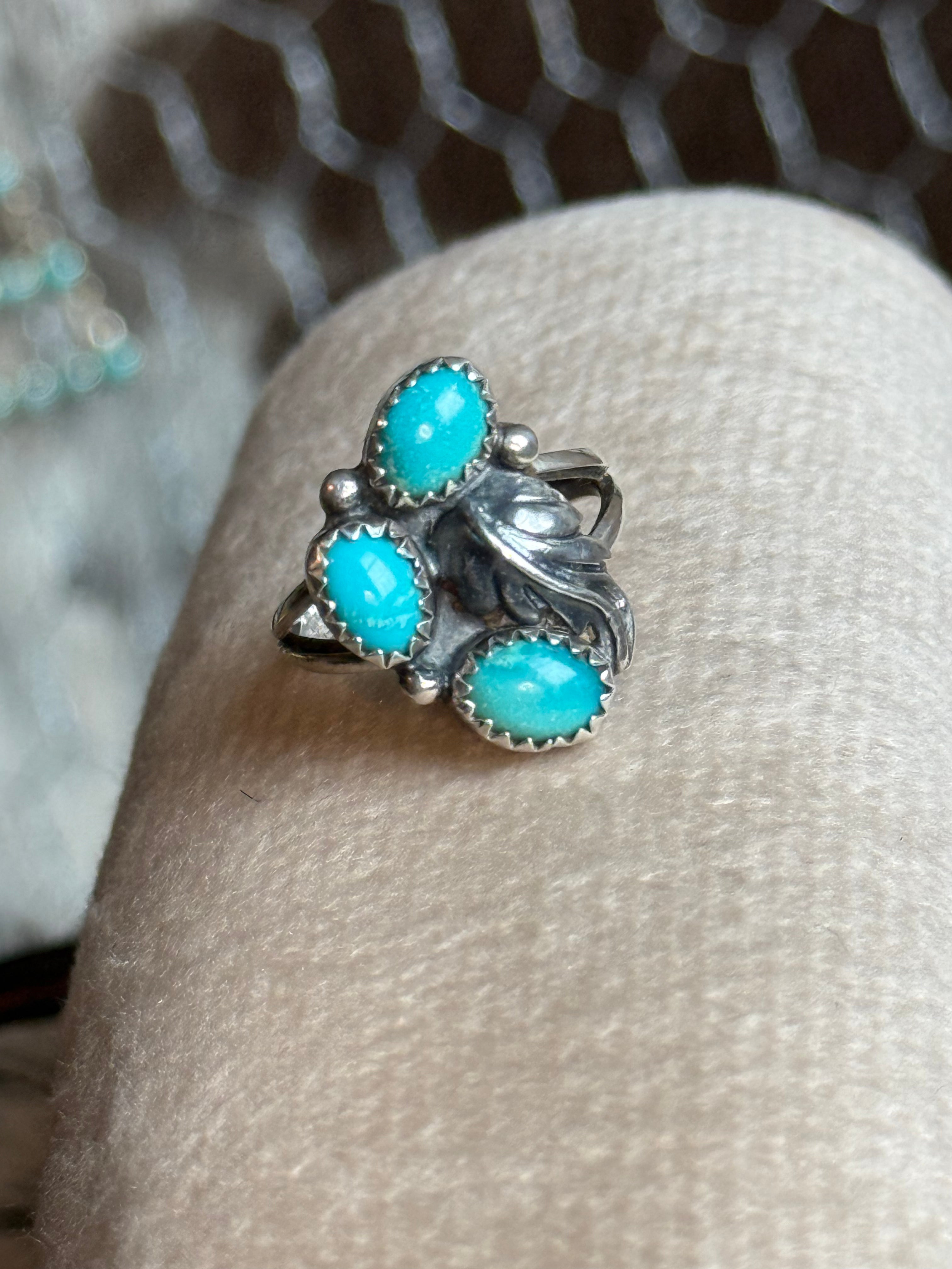 Vintage native made 3 stone turquoise ring