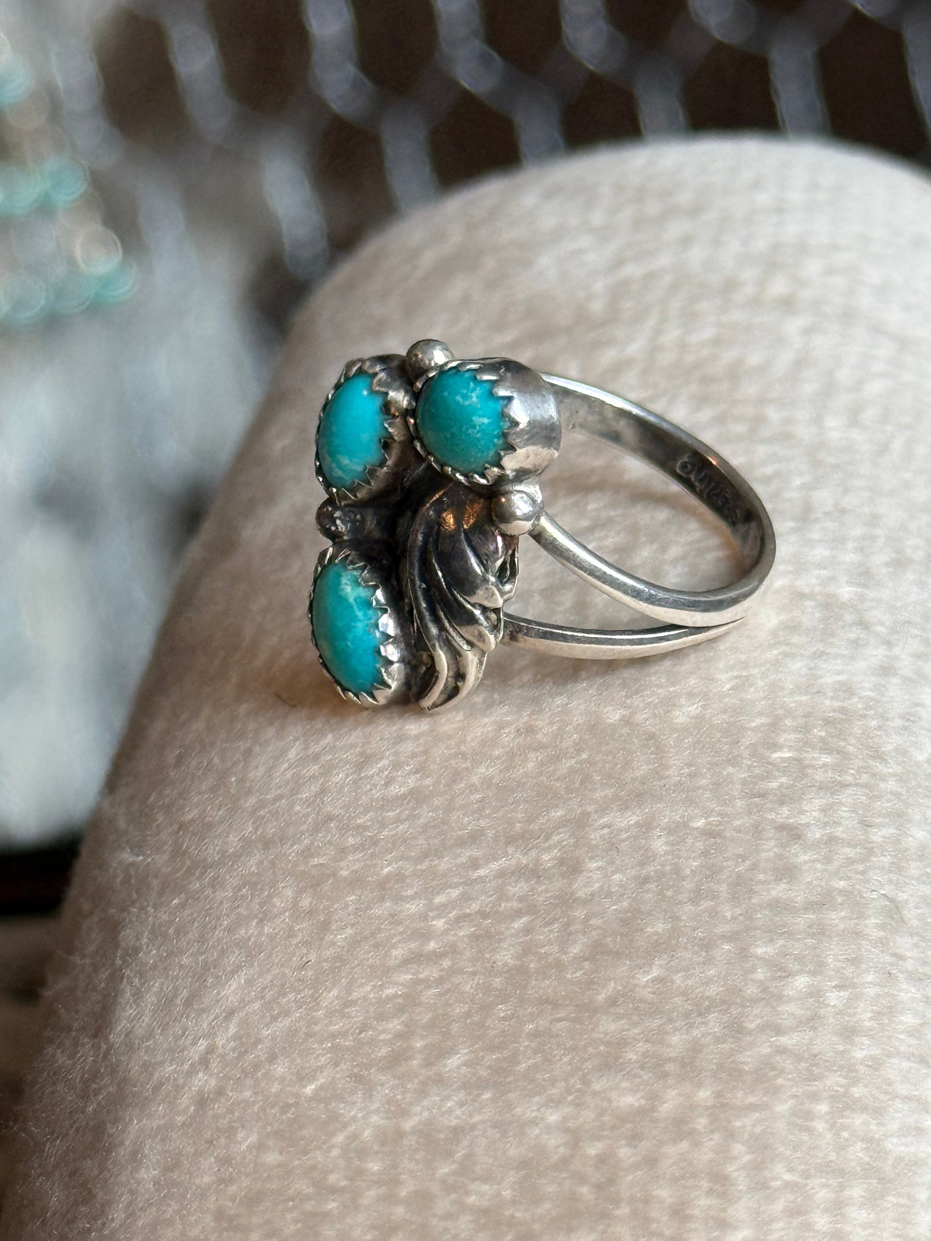 Vintage native made 3 stone turquoise ring