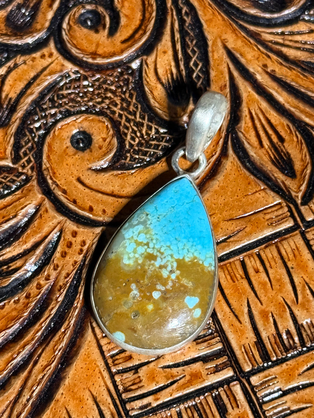 Mine 8 turquoise pendant