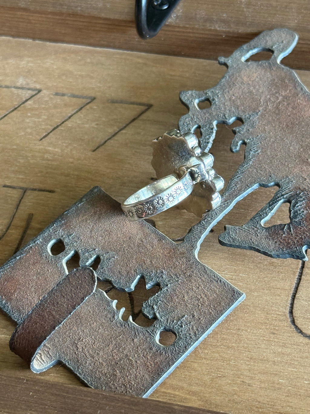 Wolf horse adjustable star cluster ring