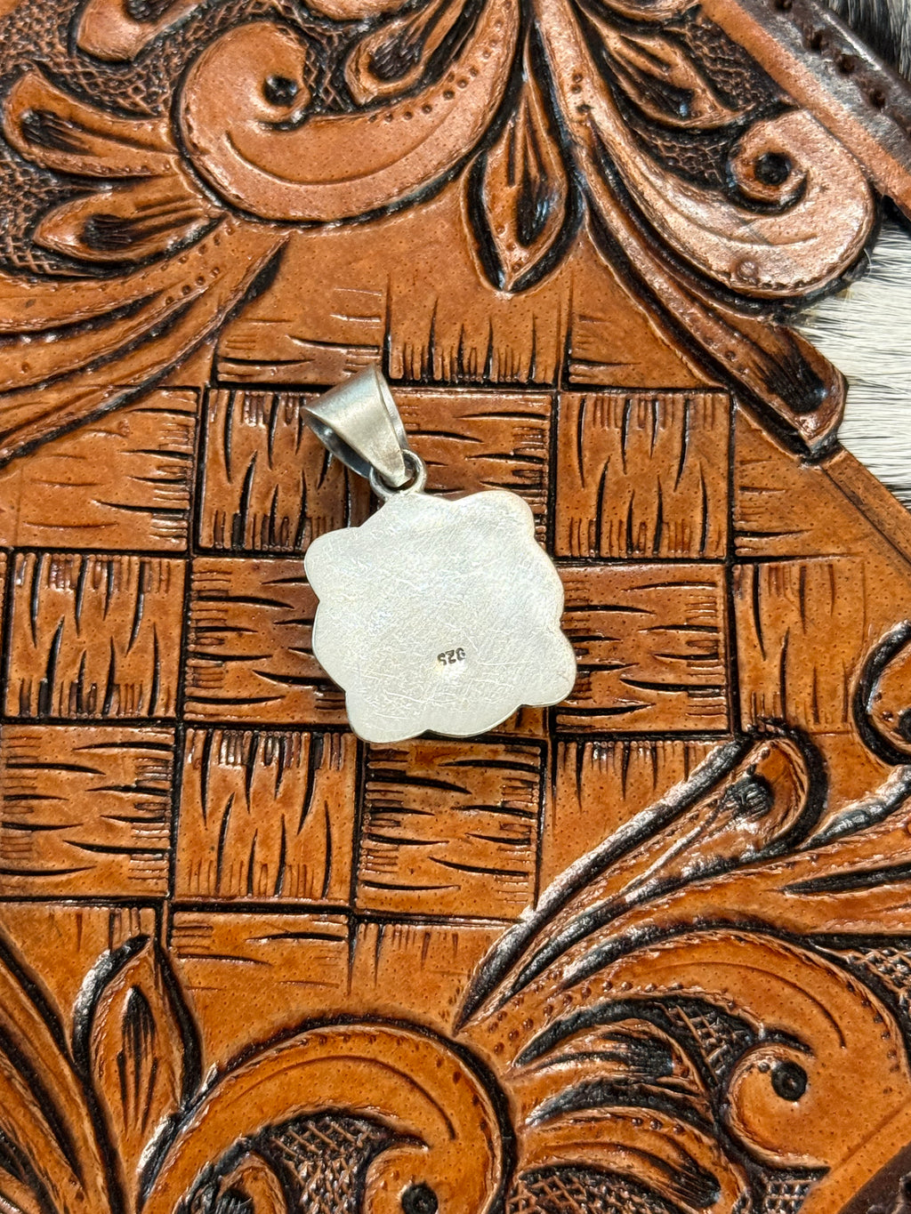 Pink conch pendant