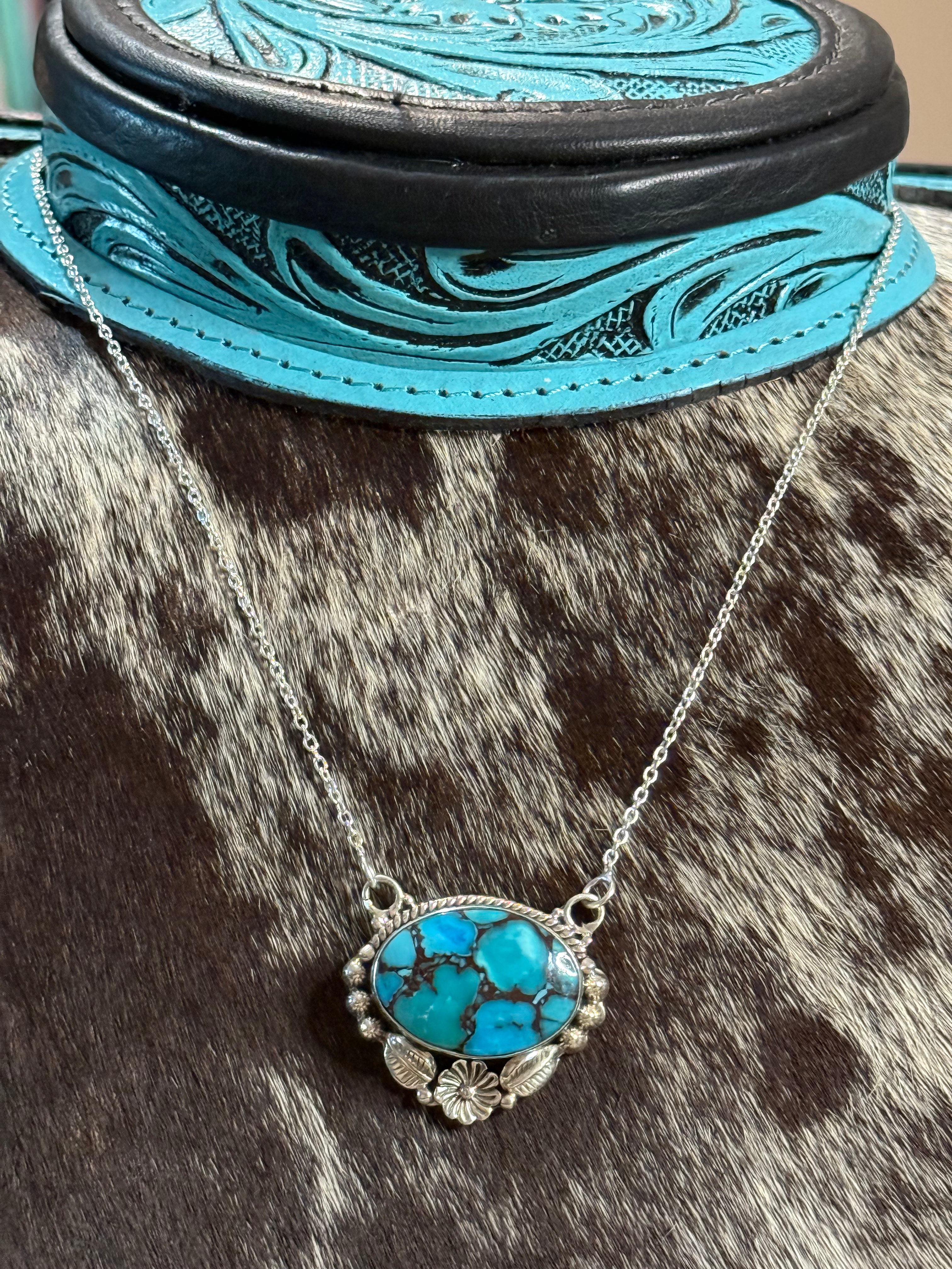 Hubei turquoise detail necklace