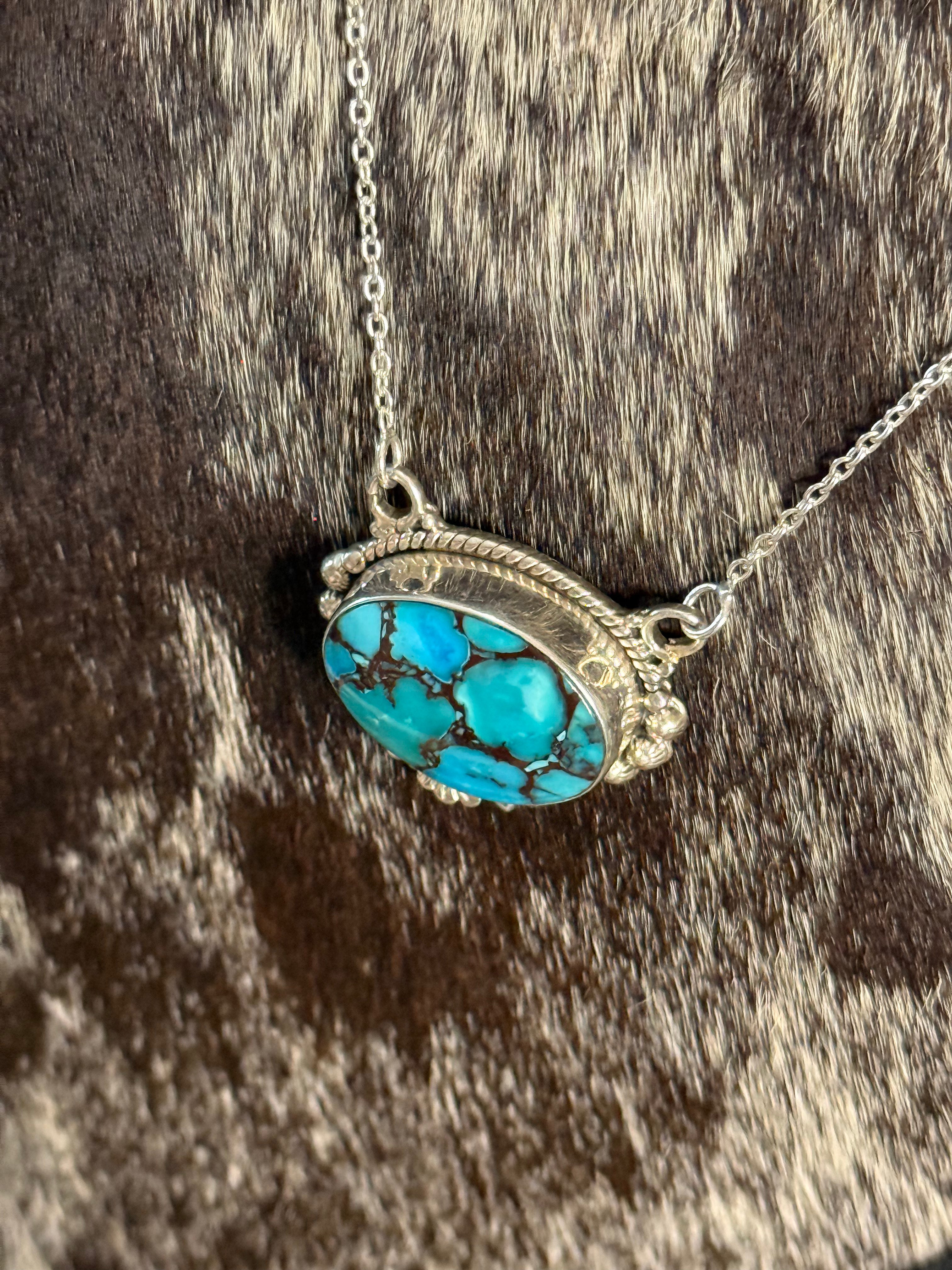 Hubei turquoise detail necklace